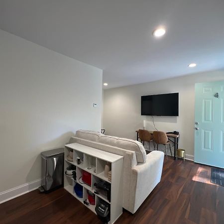 Апартаменты 1Br Near Downtown & Mountain Goat Coffee Гринвилл Экстерьер фото